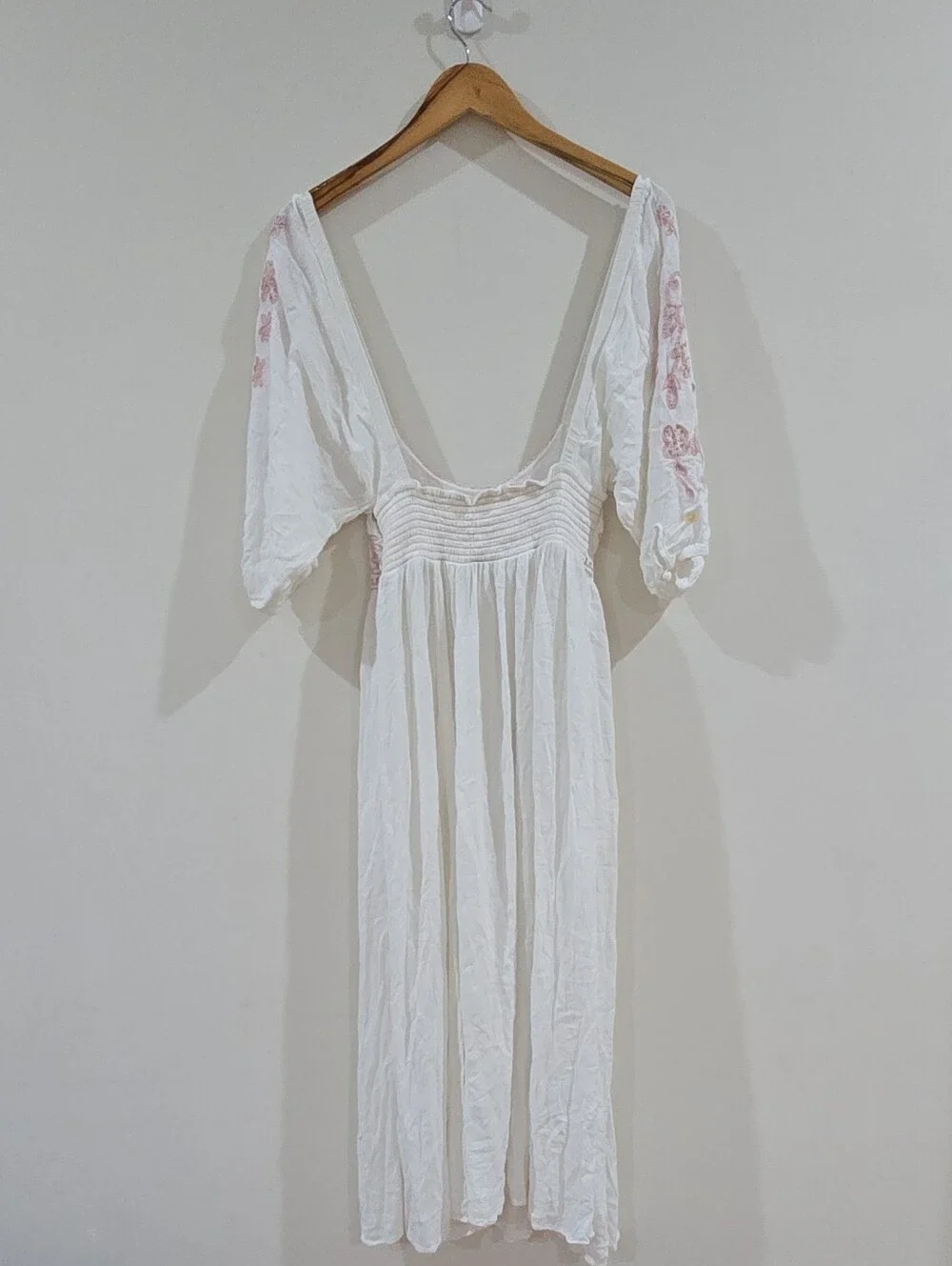 Free People White Pink Embroidered Maxi Dress Boho Peasant Cottagecore SX